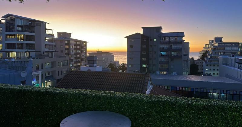 2 Bedroom Property for Sale in Sea Point Western Cape